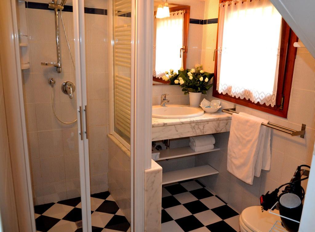 Ferienwohnung Attico San Marco Venedig Zimmer foto